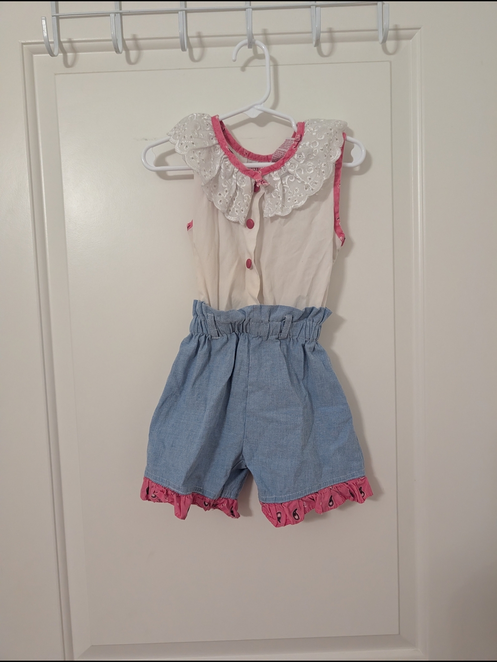 💥3/$24 Vintage Girls Romper With Lace And Bandana Detail Size‎ 4
